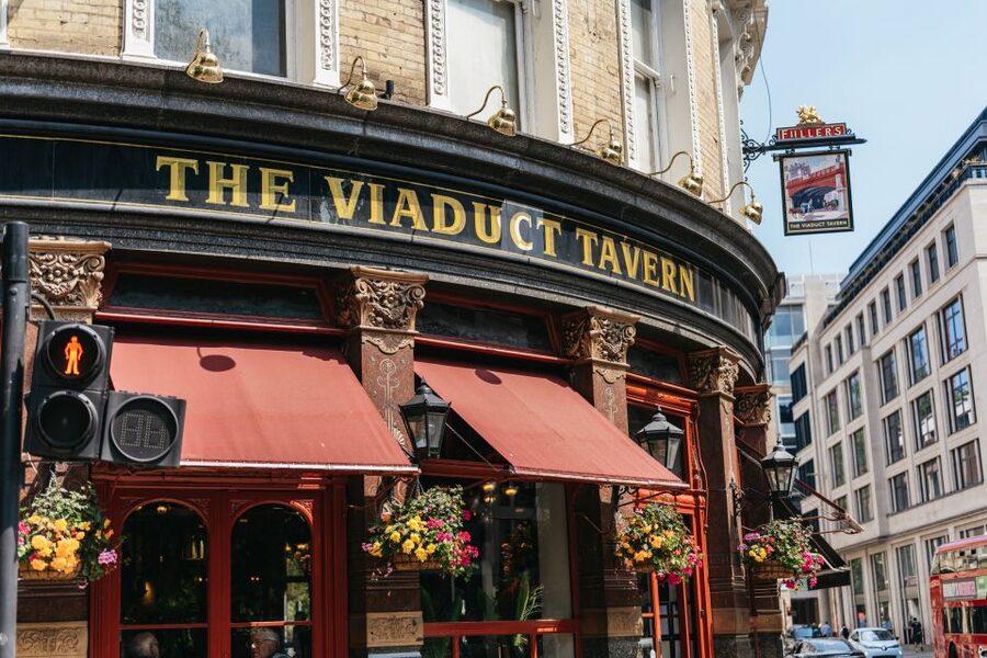 London: Historic Pubs of Central London Walking Tour - The Victorian gin palace