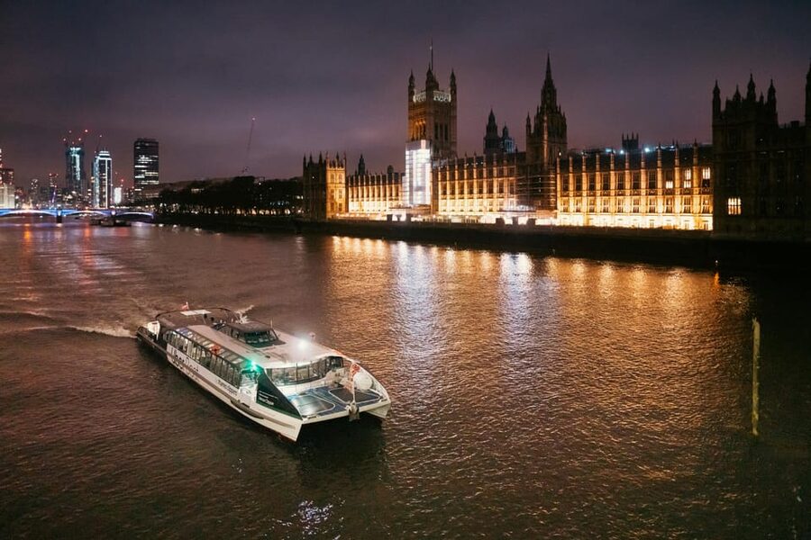 London: Hop-On Hop-Off 2-Day River Thames Sightseeing Pass - Tower of London and the historic riverfront