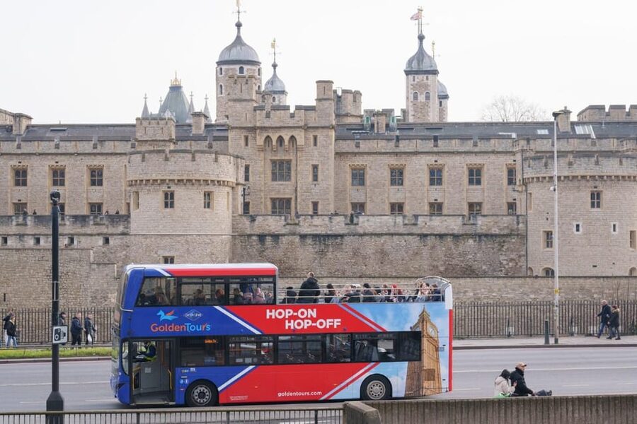 London: Hop-on Hop-off Bus Tour and Madame Tussauds Ticket - A useful bonus: tastecard and Coffee Club