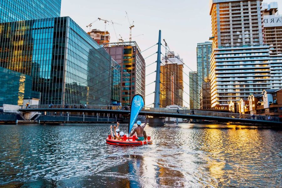 London: Hot Tub Boat Guided Historical Docklands Cruise - Why the small boat makes a difference