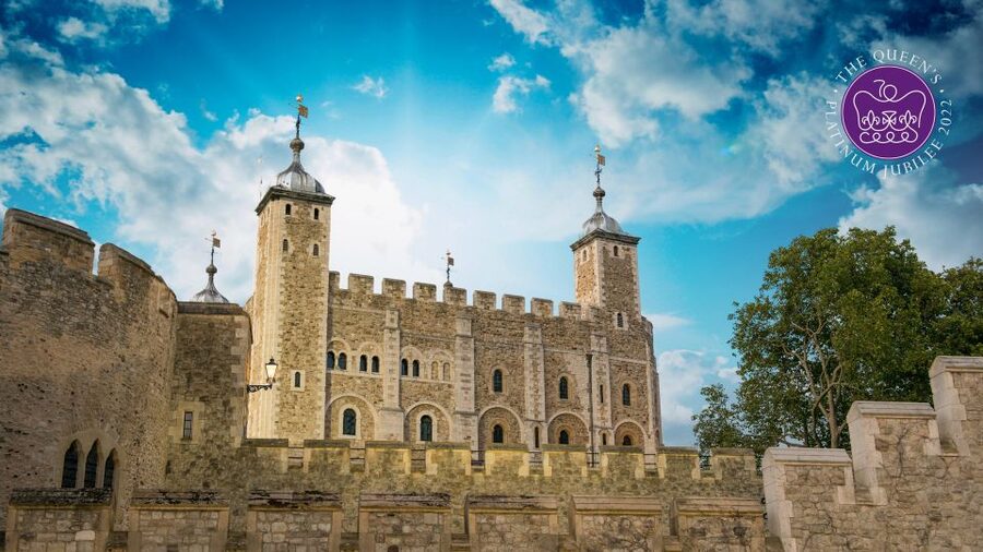 London in One Day Tour with River Cruise - The Tower of London, Beefeaters, and the Crown Jewels