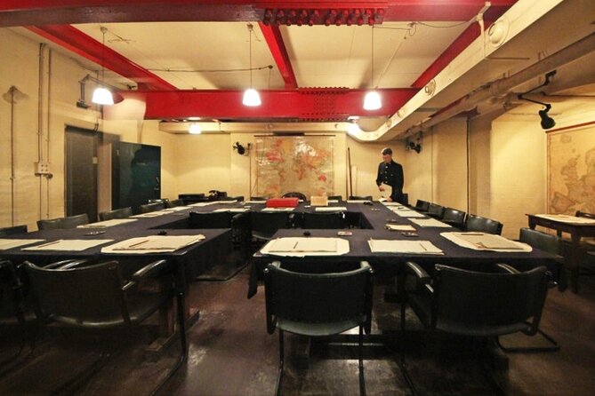 London in WW2 Walking Tour with Churchill War Rooms Visit - Which guide style will suit you?