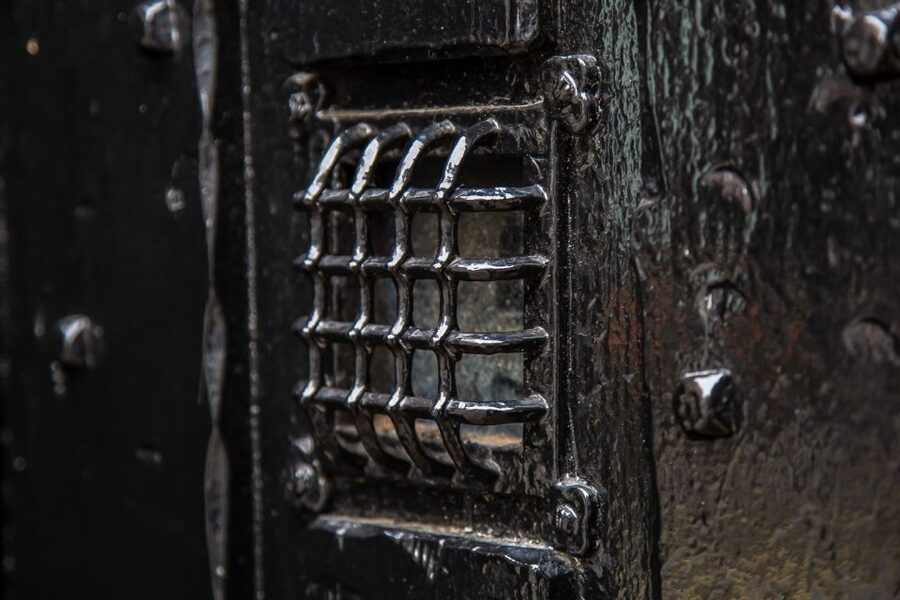 London: Jack The Ripper and Sherlock Holmes Bus Tour - The Elephant Man and Mrs. Lovett’s grim tale