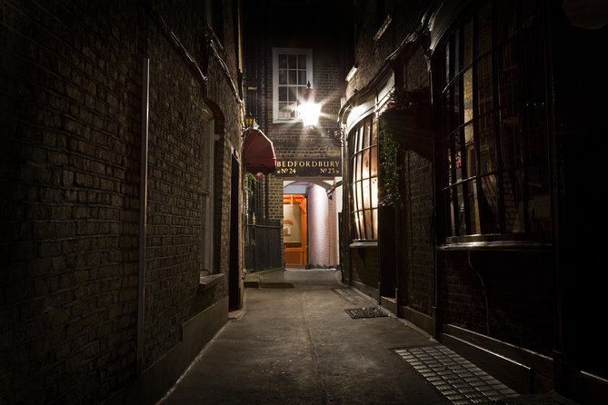 London Jack the Ripper Guided Tour with Ripper-Vision - Walking through the Whitechapel case