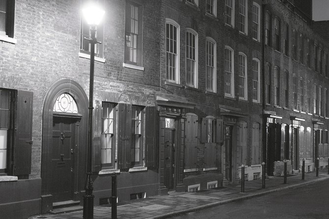 London: Jack the Ripper Guided Walking Tour - Walking the cobbled lanes of Spitalfields