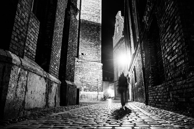 London: Jack the Ripper Small Group Walking Tour - Why the Small Group Size Helps