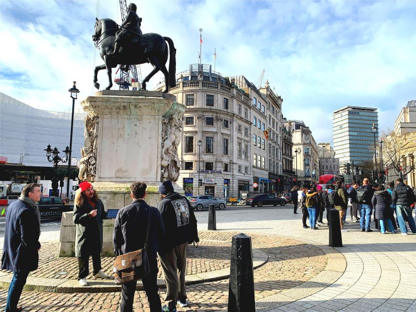 London: James Bond and Spies Walking Tour - The Mall and Pall Mall