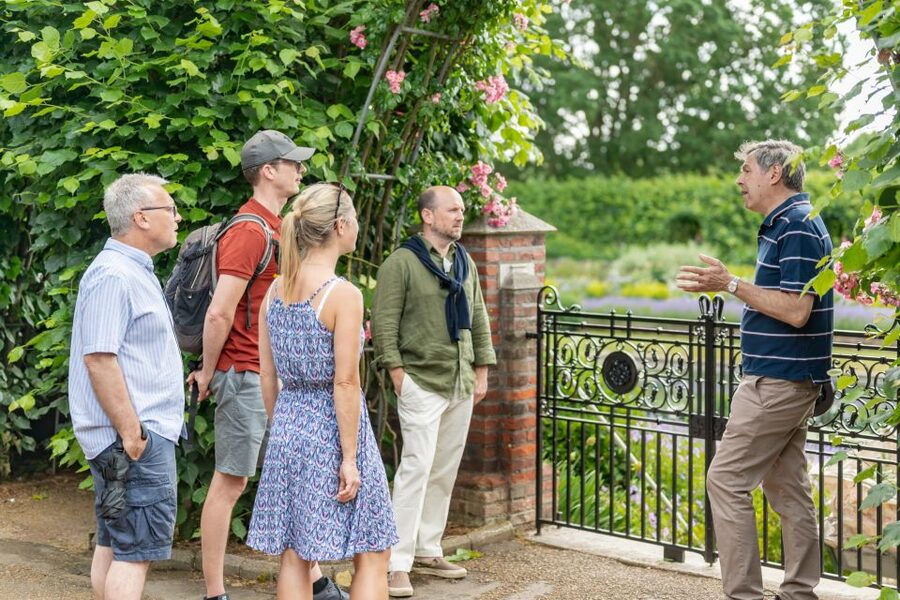London: Kensington Palace Gardens Tour with Royal High Tea - Who should book this experience?