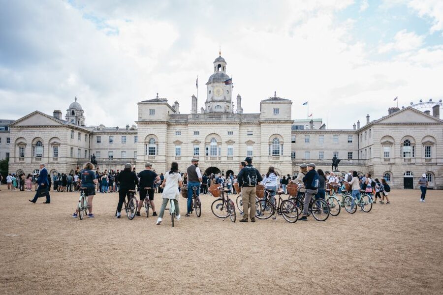 London: Landmarks & Secrets Bike Tour with Pub & Street Art - Big Ben, Westminster Abbey, and the quieter corners