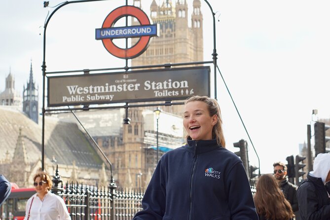 London: Landmarks Walking Tour - The Supreme Court and Westminster Abbey