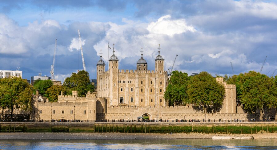 London: London Sightseeing Walking Tour with 30+ Sights - Big Ben, Parliament, and the political center