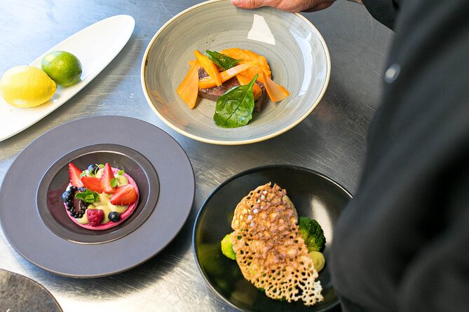 London Luxury Dinner Experience with Panoramic City Views - Trafalgar Square, Piccadilly, and the West End