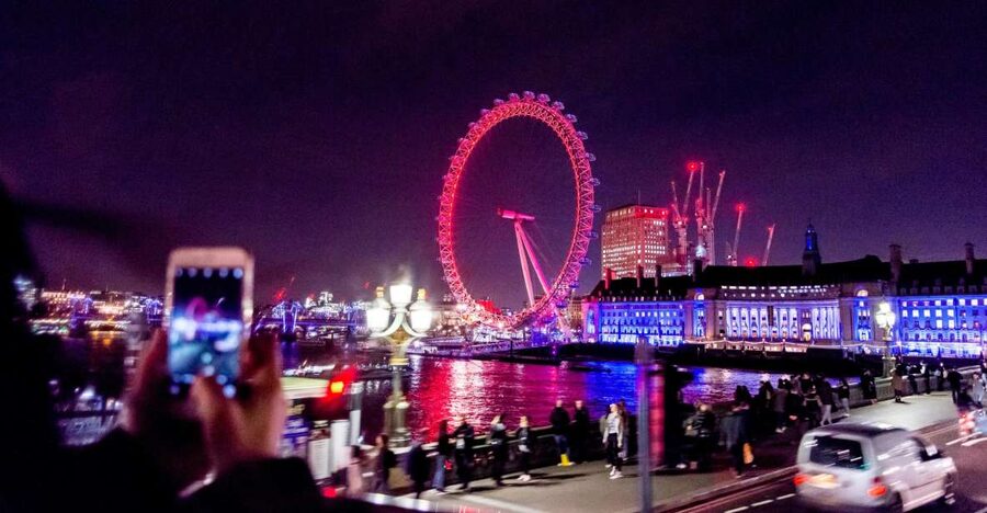 London: Nighttime Open-Top Bus Sightseeing Tour - Why the Live Guide Matters