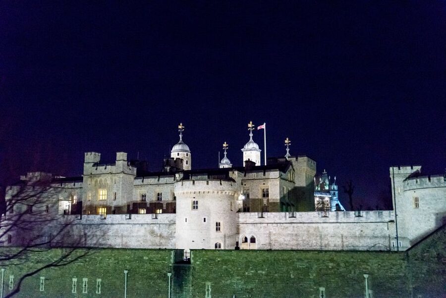 London: Nighttime Open-Top Bus Sightseeing Tour - Buckingham Palace After Sunset