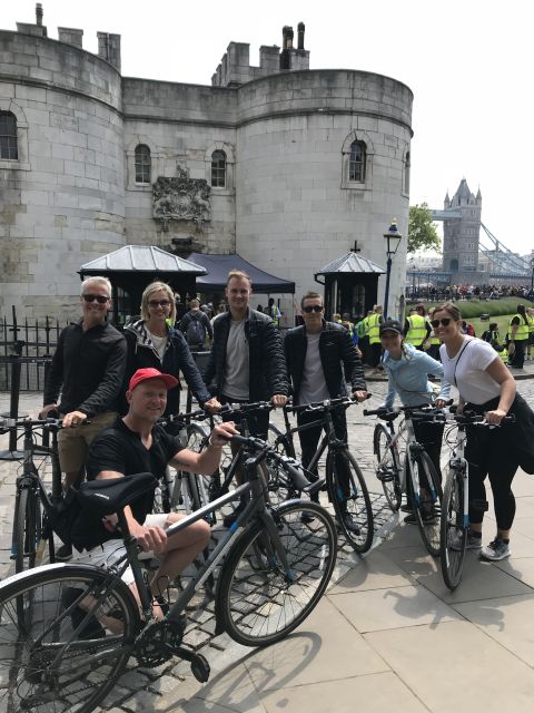 London: Parks and Palaces Guided Morning Bike Tour - Guide style and group experience