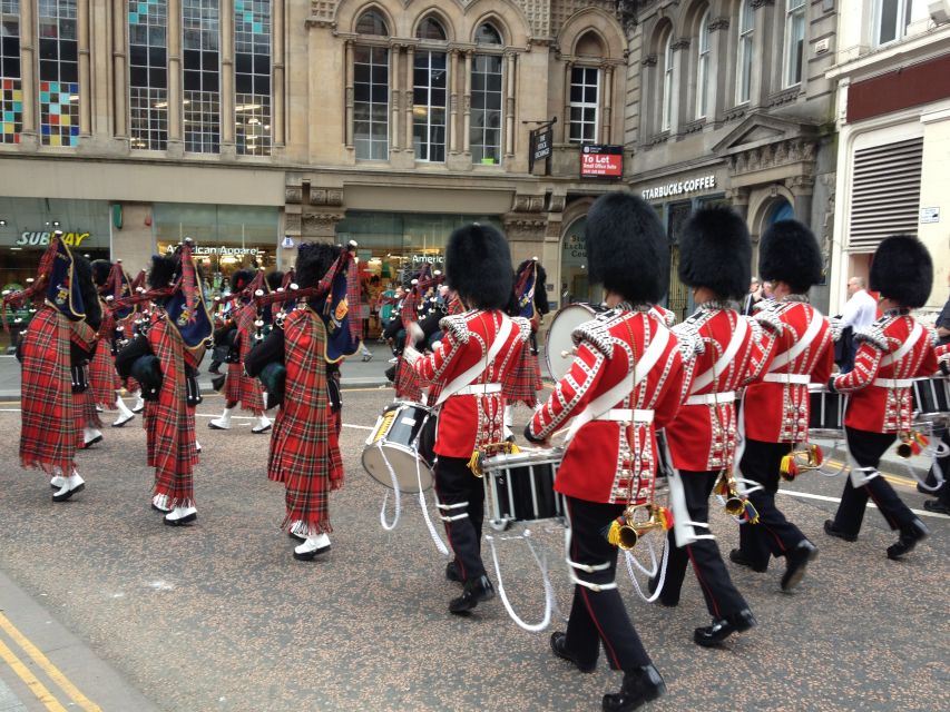London: Private Walking Sightseeing Tour - Westminster Abbey rewards a closer look