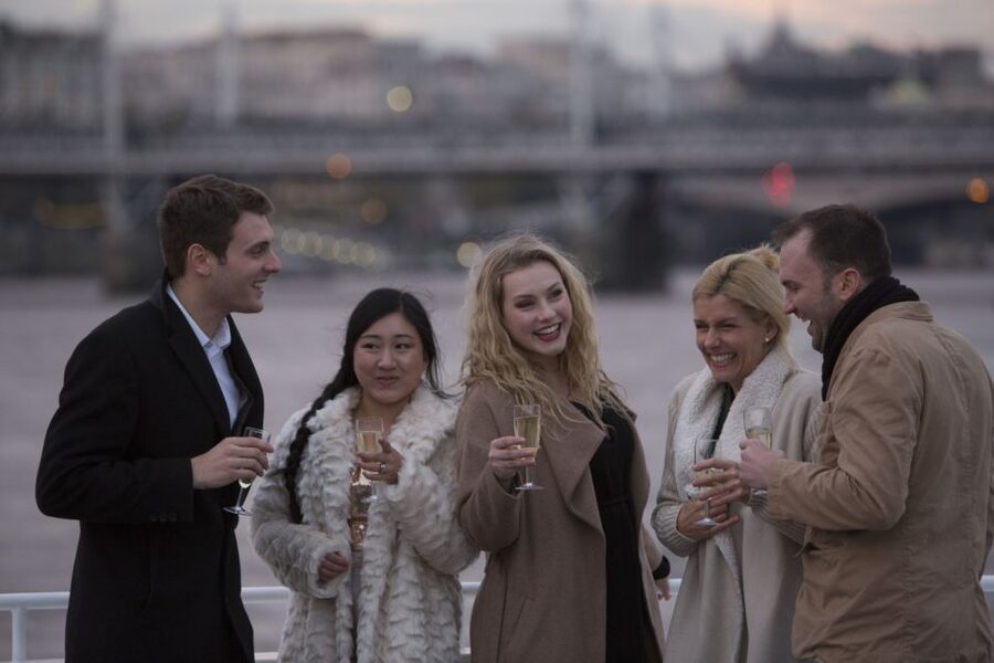London: River Thames Evening Cruise with Bubbly and Canapés - What makes this Thames cruise worth considering
