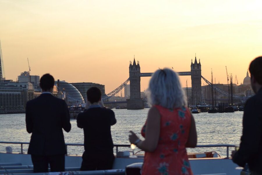 London: River Thames Evening Cruise with Bubbly and Canapés - Canary Wharf and the turn along the Thames