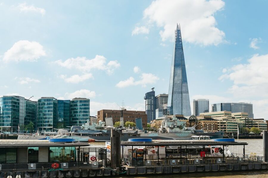 London: River Thames Hop-On Hop-Off Sightseeing Cruise - What the live commentary adds