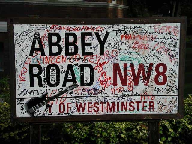 London: Rock 'n' Roll History Tour - Punk’s early ground: clubs, shops, and sharp new sounds