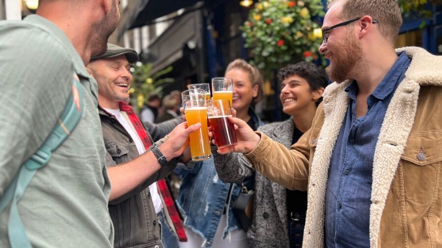 London: Royal Historic Pubs Walking Tour - Timing, walking, and the rain factor