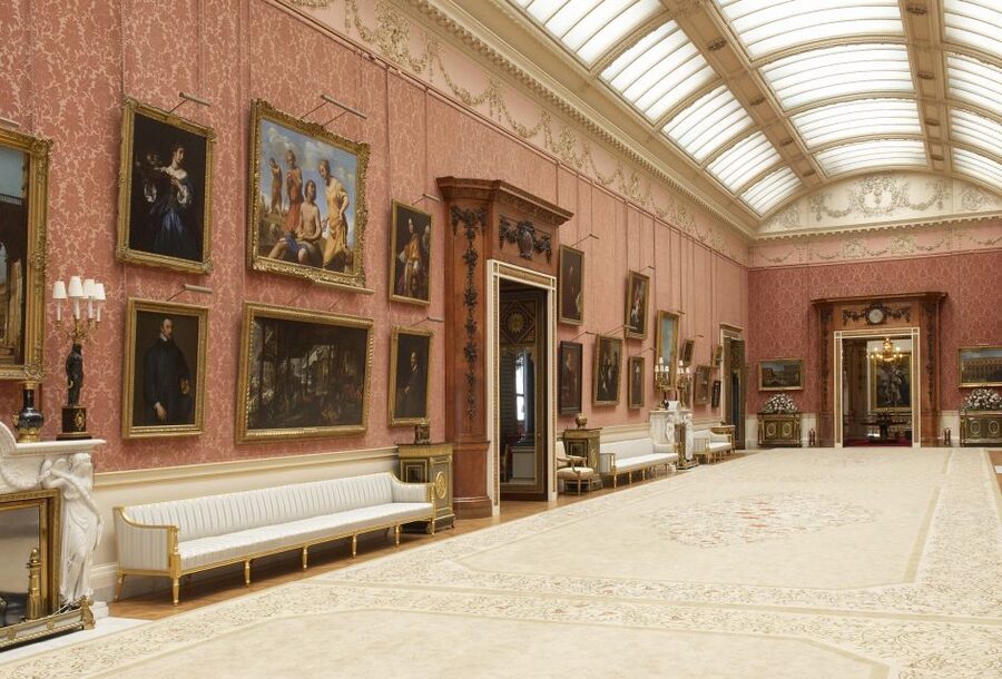 London: Royal Walking Tour and Buckingham Palace Audio Tour - Who will enjoy this royal tour most