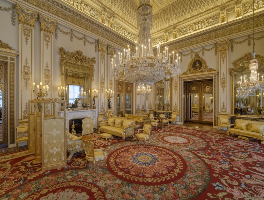 London: Royal Walking Tour and Buckingham Palace Audio Tour - St James’s Palace and the stories along Pall Mall