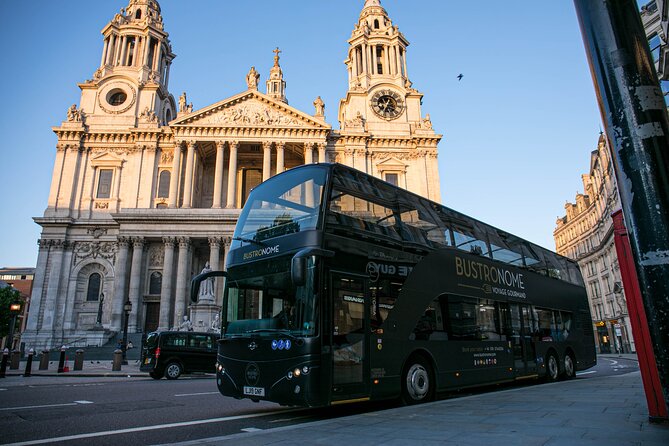 London Scenic Lunch Tour: A Gastronomic Adventure - A restaurant table that moves through London
