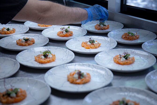 London Scenic Lunch Tour: A Gastronomic Adventure - Bustronome compared with an ordinary London lunch