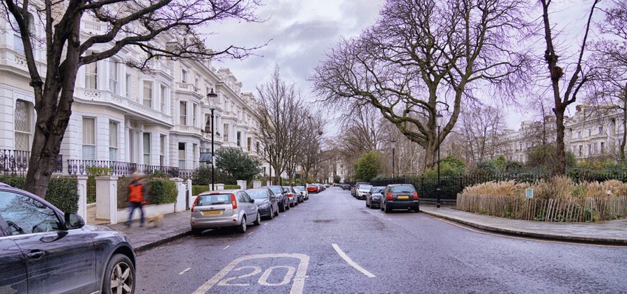London: Self-Guided Notting Hill Walking Tour with an APP - Finishing at Westbourne Park Station