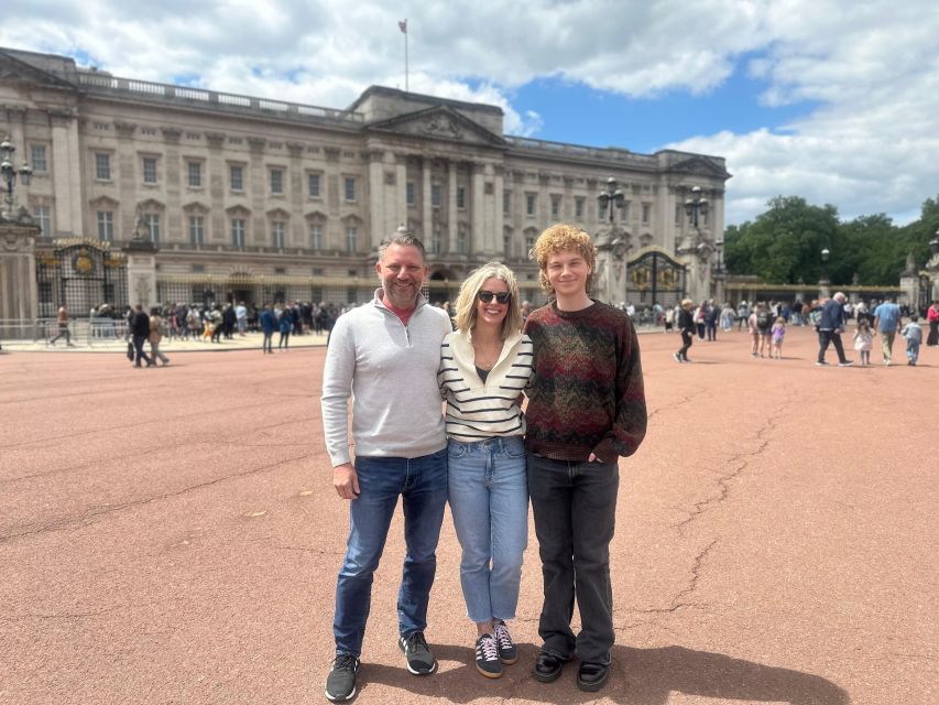 London: Sightseeing Black Cab Tour with Hotel Pickup - Tower Bridge and the Tower of London