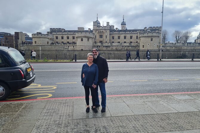 London Sightseeing Private Black Cab Tour with Hotel Pick Up - Trafalgar Square, Leicester Square, and Piccadilly Circus