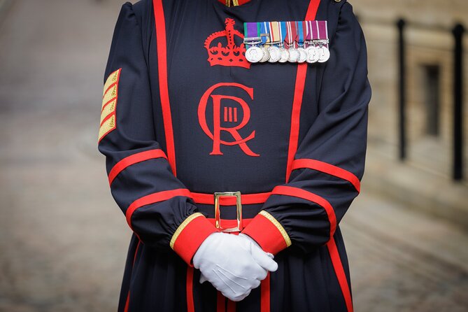London Sightseeing Tour: Guard Change with Tower of London Option - Buckingham Palace and the Changing of the Guard