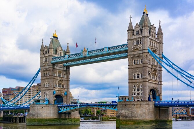 London Sightseeing Walking Tour with 30+ sights - What the guides add to the five-hour route