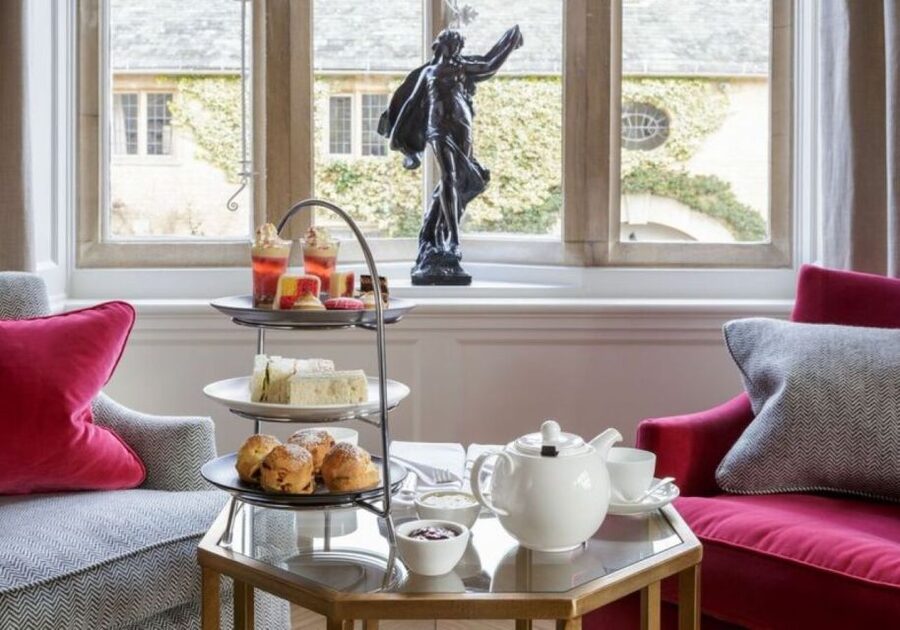 London: Small Group Cotswolds Trip with Bourton-on-the-Water - Guides can shape the entire day