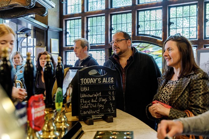 London Small Group Tour of Historical Pubs - Starting near St. Paul’s and Blackfriars Bridge