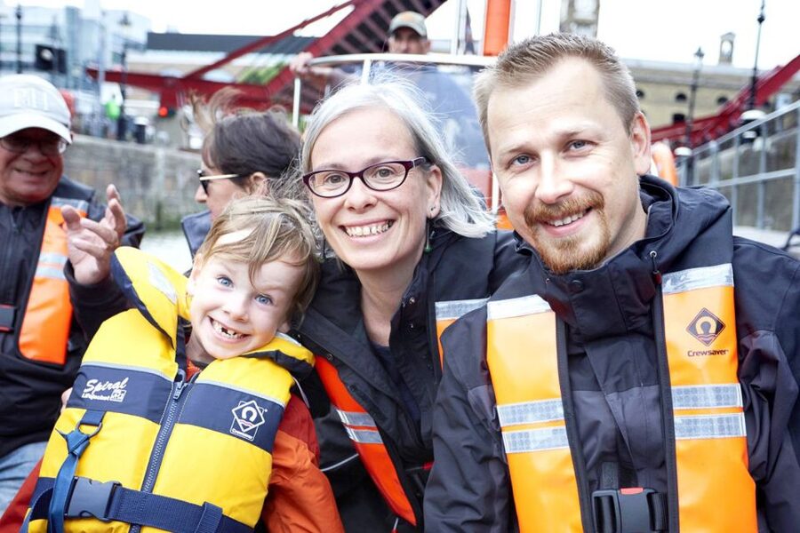 London: Speedboat Tour Through Heart of the City - Wapping, Canary Wharf and Greenwich