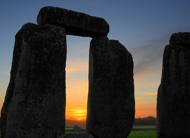 London: Stonehenge, Stratford-Upon-Avon, and Bath Day Trip - Booking, cancellation, and practical details