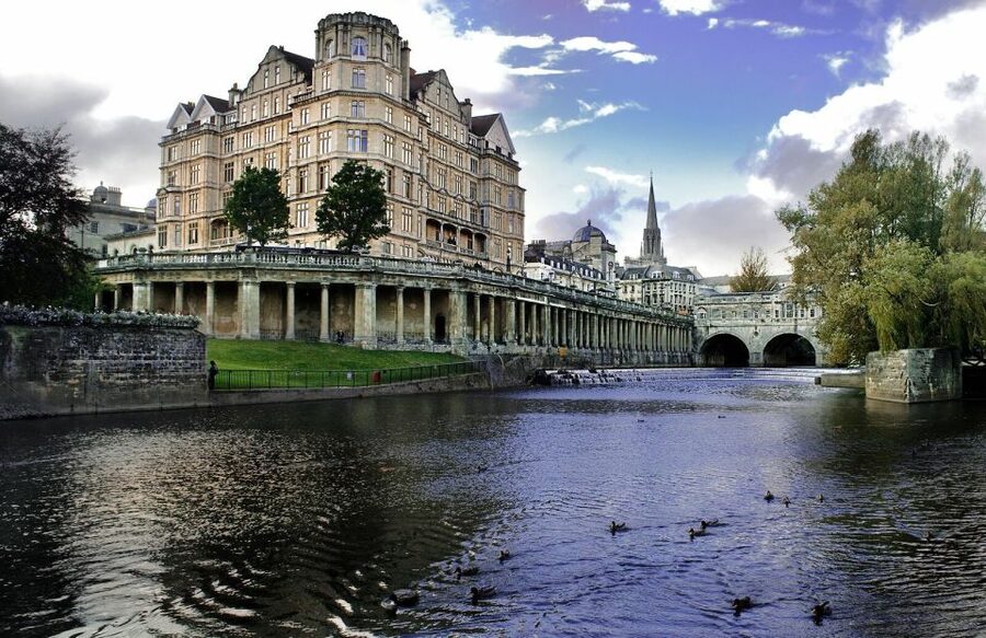 London: Stonehenge, Stratford-Upon-Avon, and Bath Day Trip - The early start at Victoria Coach Station