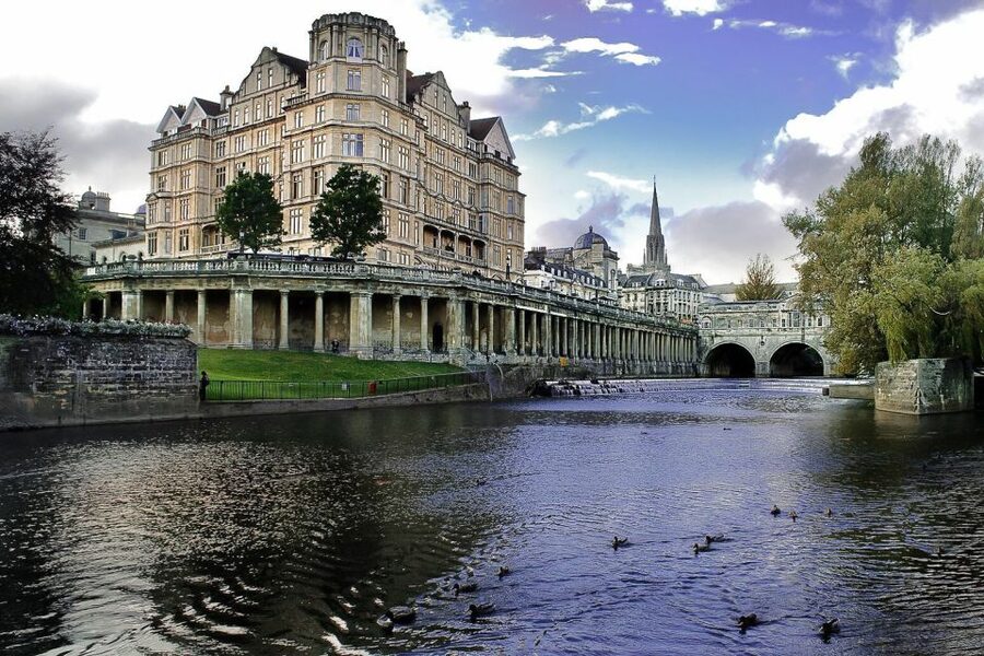 London: Stonehenge, Windsor Castle, Bath, Lacock & Pub Lunch - Small details that make the day easier