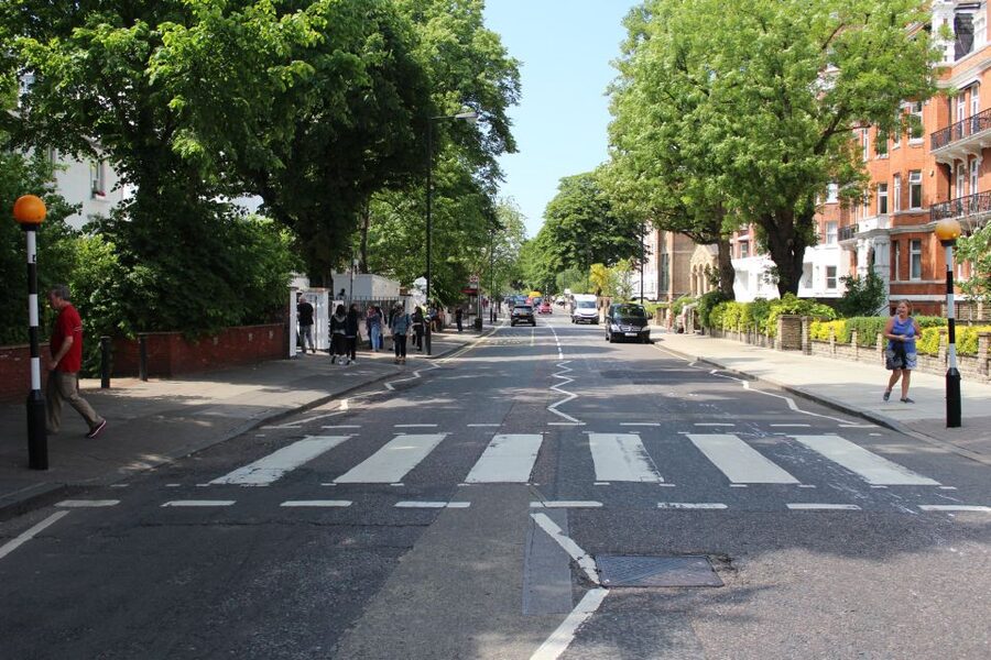 London: The Beatles Walking Tour of Marylebone and Abbey Rd - The short ride from Baker Street to St John’s Wood