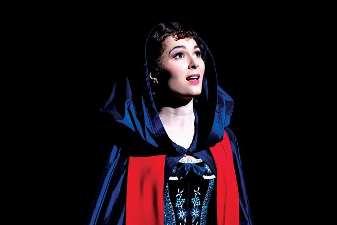 London Theatre: The Phantom of the Opera - The show begins with a famous theatrical shock