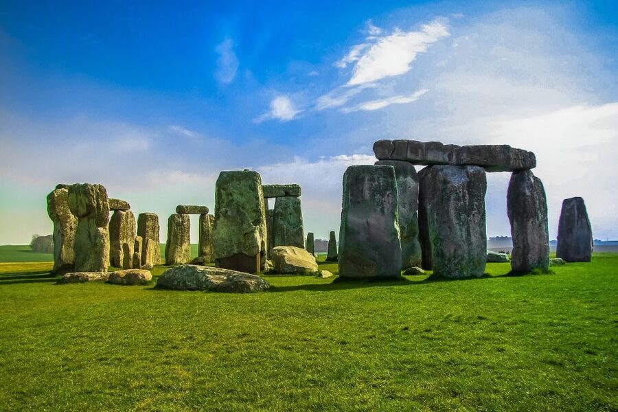 London to Southampton Cruise Terminal via Stonehenge - The executive coach ride to Wiltshire