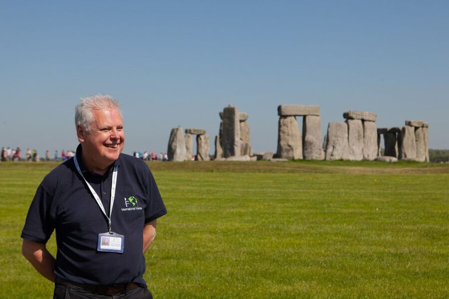London to Southampton Cruise Terminal via Stonehenge - Ninety minutes at Stonehenge
