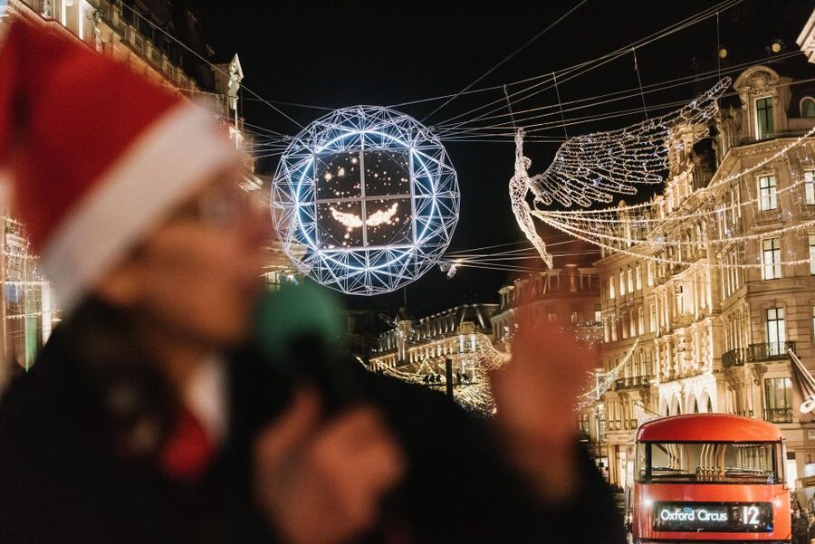 London: Tootbus Christmas Lights Tour incl walking tours - Oxford Street, Marble Arch, and Grosvenor Square