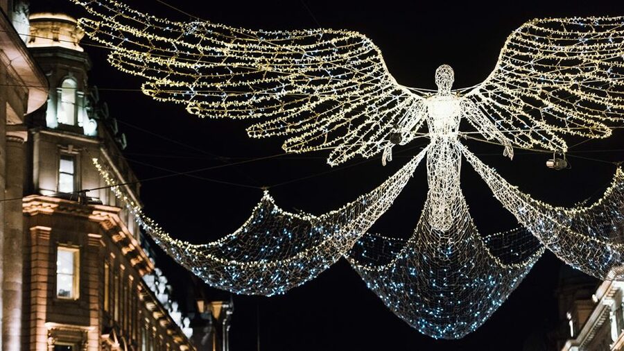 London: Tootbus Christmas Lights Tour incl walking tours - Families, children, and access