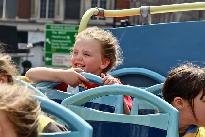 London Tootbus Kids Tour with Bespoke Live Guided Commentary - Why this short London ride works for families