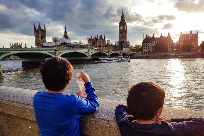 London Tootbus Kids Tour with Bespoke Live Guided Commentary - Piccadilly Circus and the West End