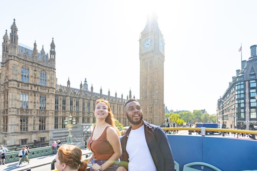 London: Tootbus London by Night Bus Tour - Audio commentary, music, and the Tootbus app