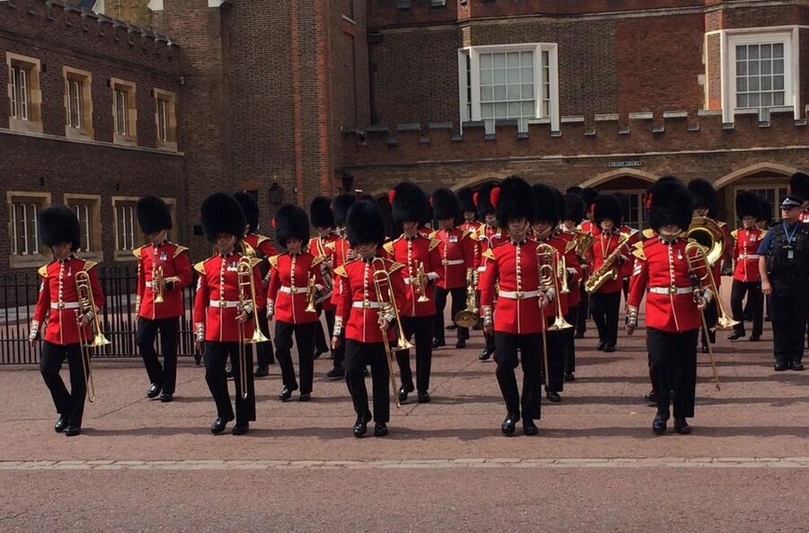 London: Top 30 Sights Tour and Sherlock Holmes Museum - Crossing toward the Thames and South Bank
